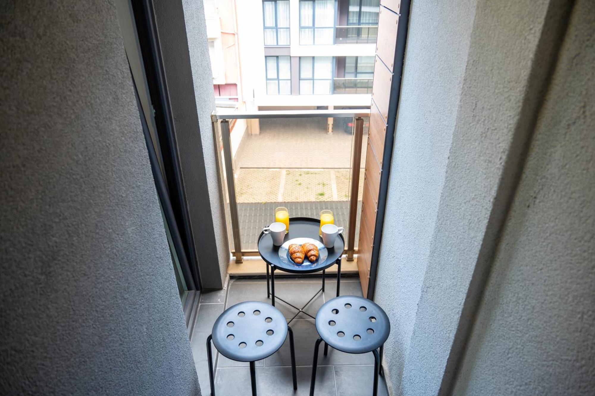Bright Studio In The City Center Sofia Exteriör bild
